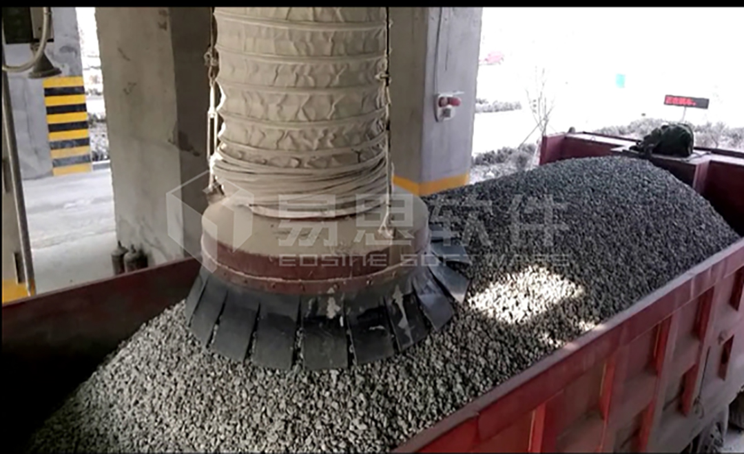 1706869302145993.jpg 骨料裝車圖.jpg